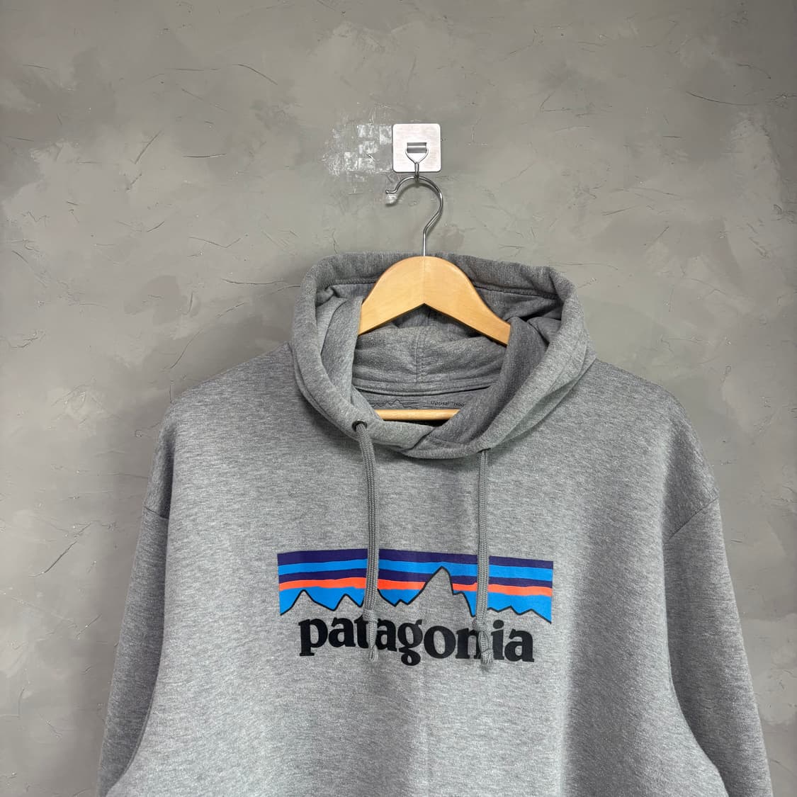 파타고니아 빅로고 후드 그레이 상품이미지2