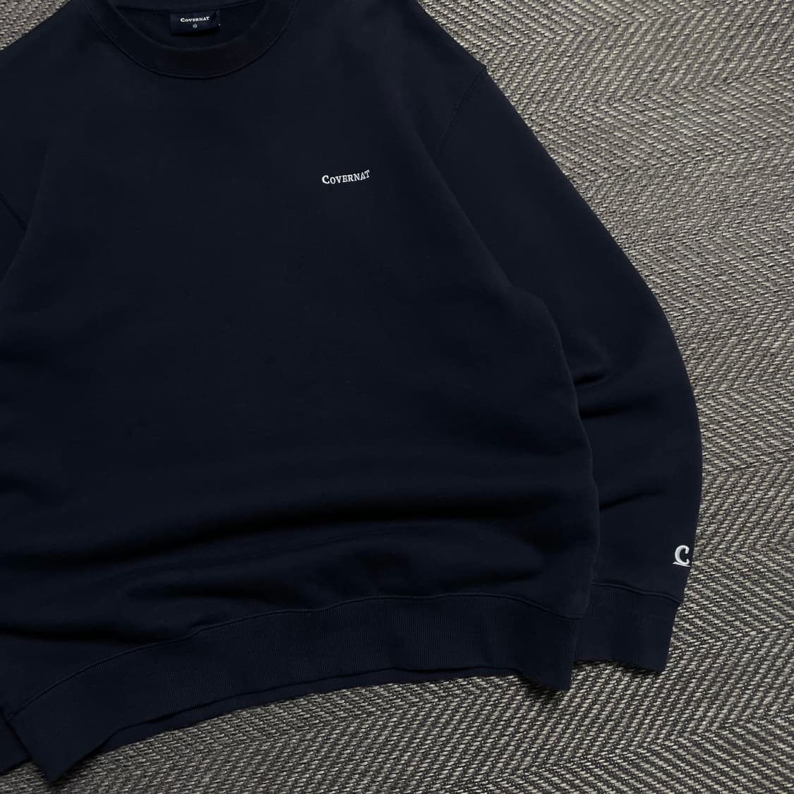 커버낫 스몰 자수로고 박시핏 스웻 맨투맨 네이비o 5305 상품이미지2