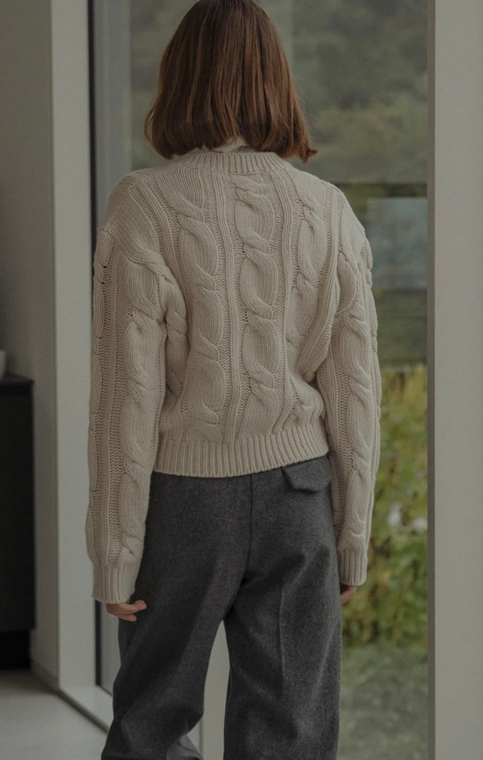 틸아이다이 브이넥 니트 상품이미지3