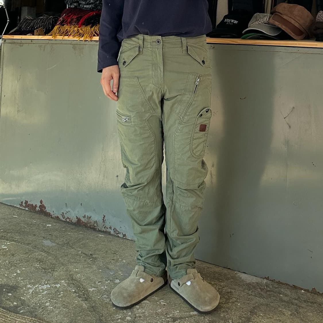 (착용컷) G-STAR 카고 팬츠 (남성용 32-33) 상품이미지2