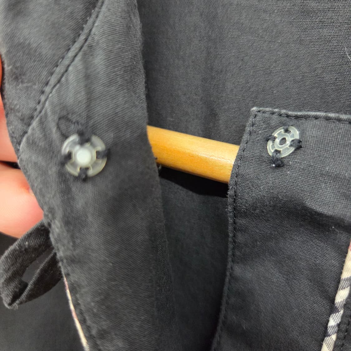 버버리 블랙 차이나 카라 반팔 셔츠 여s 상품이미지5