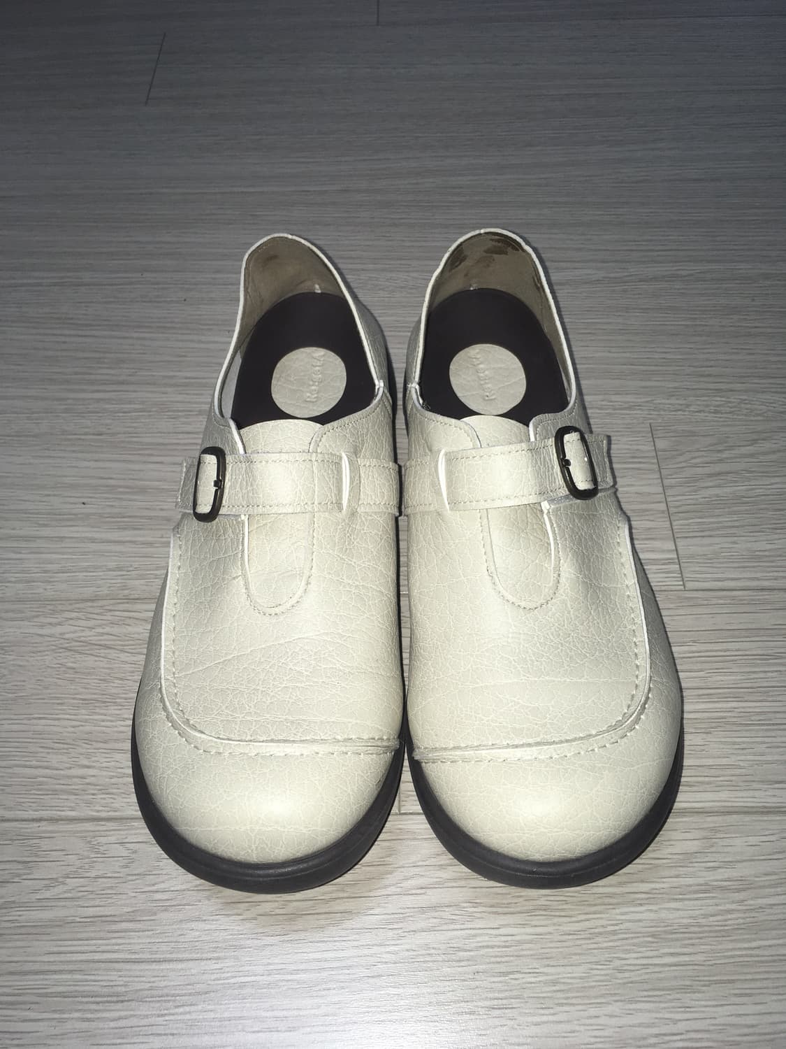 Buckle beige shoes 상품이미지1