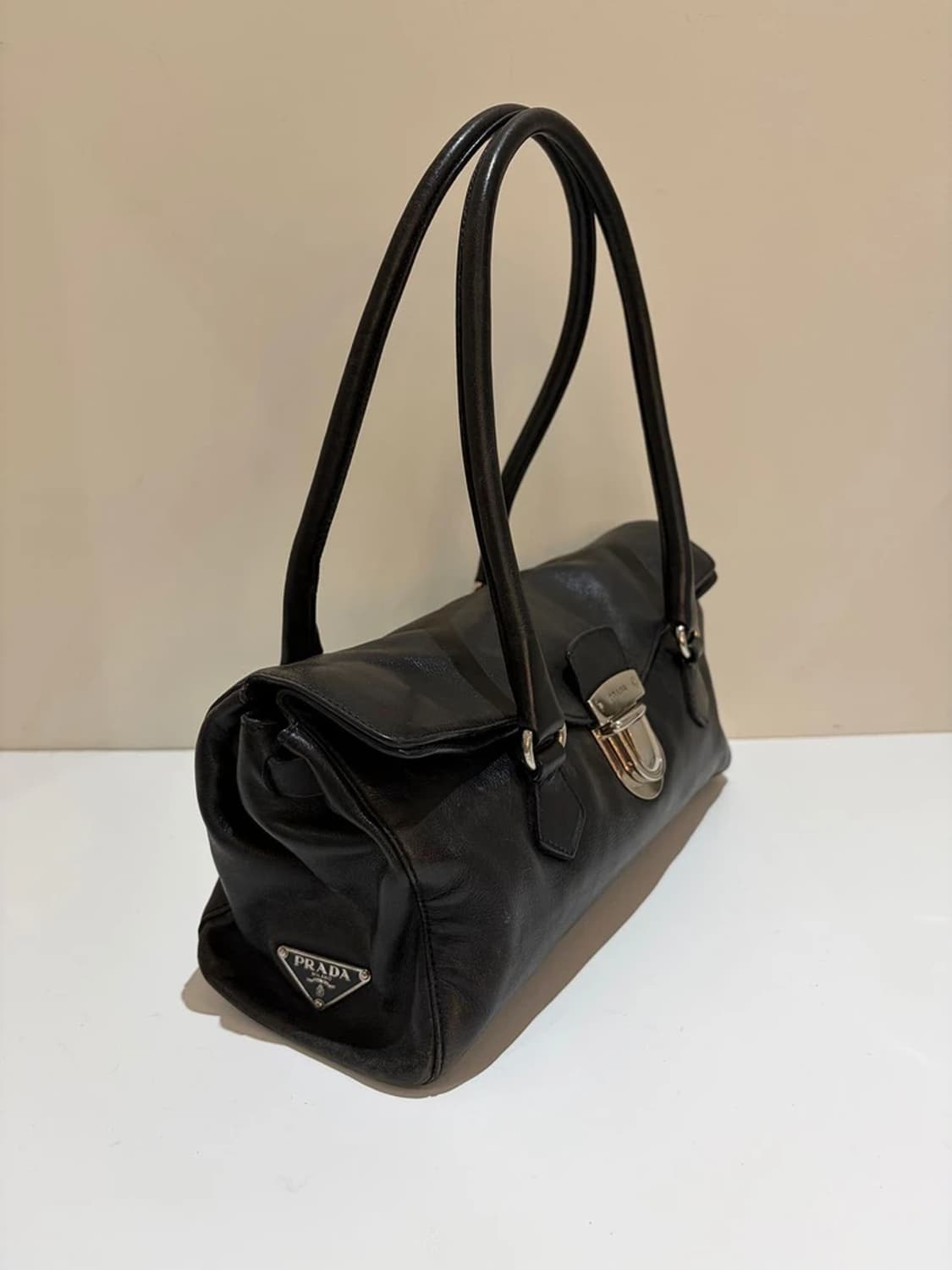 프라다 PRADA 00's Y2K 메탈 버클 바게트 숄더백 Q1567 상품이미지3