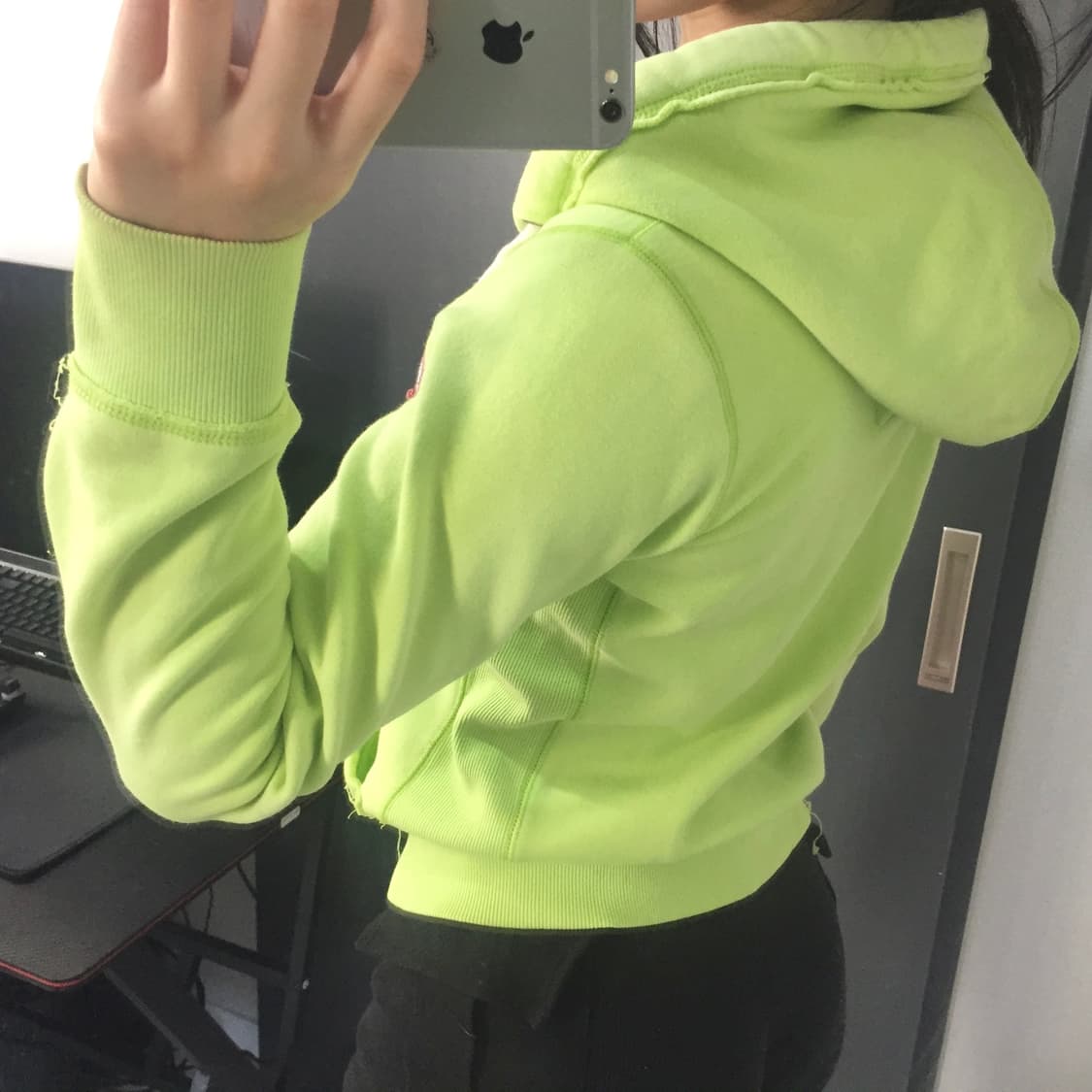 Abercrombie 레어템 y2k 형광그린 슬림핏 아베크롬바 후드집업 상품이미지4