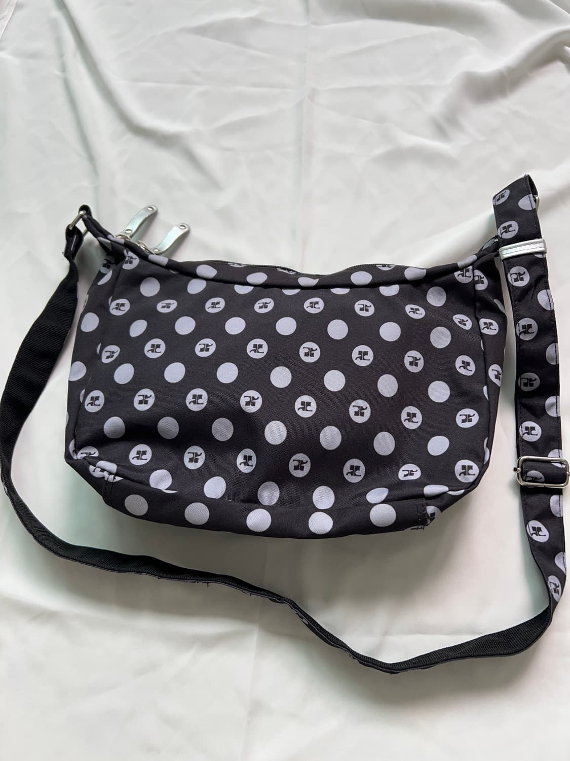 Courreges dot crossbag 꾸레쥬 도트 크로스백 상품이미지7