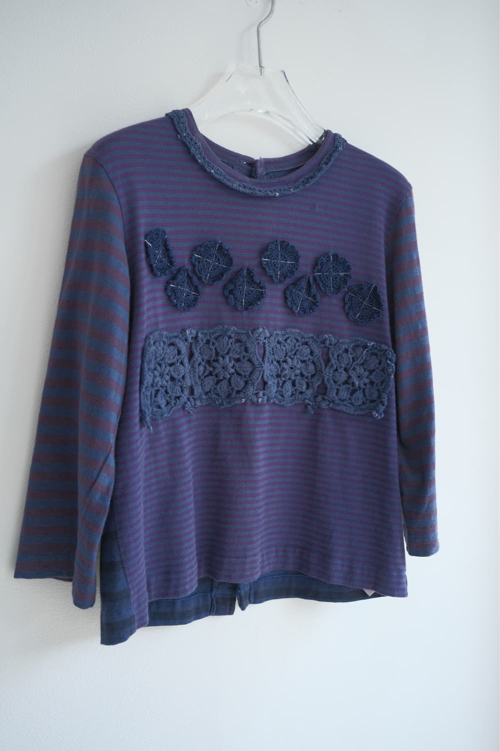 Crocheted motif back button top 상품이미지2