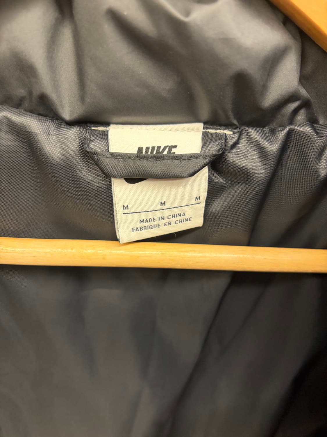 [M] 나이키 여성 유광 숏 패딩 상품이미지3