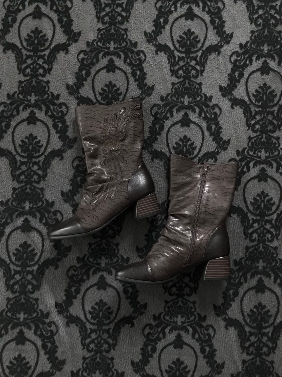 브라운 웨스턴 레더 자수 미들 부츠  상품이미지1