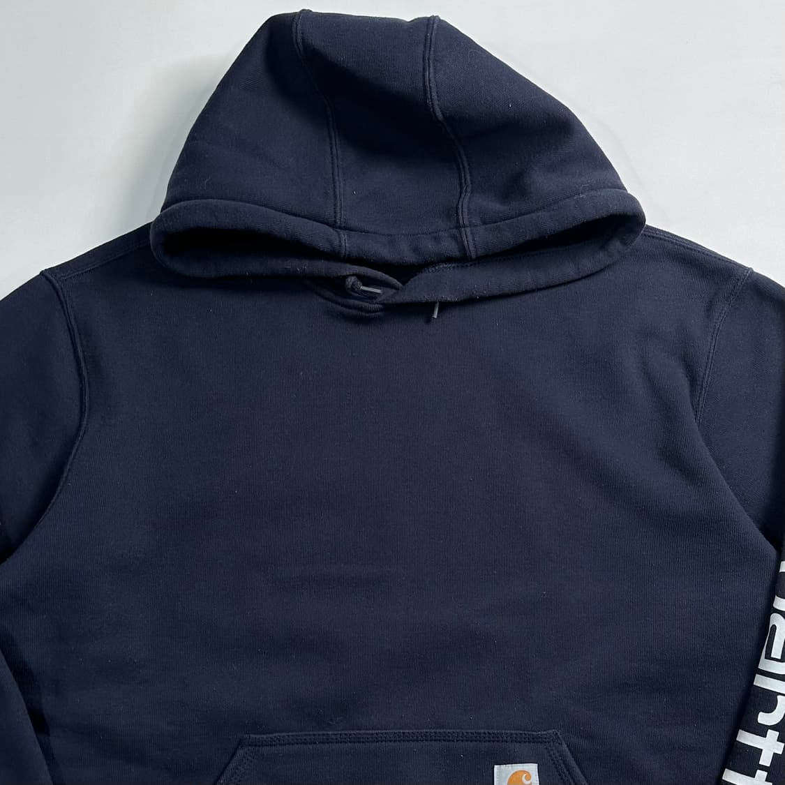 칼하트 로고 네이비 후드티   상품이미지2