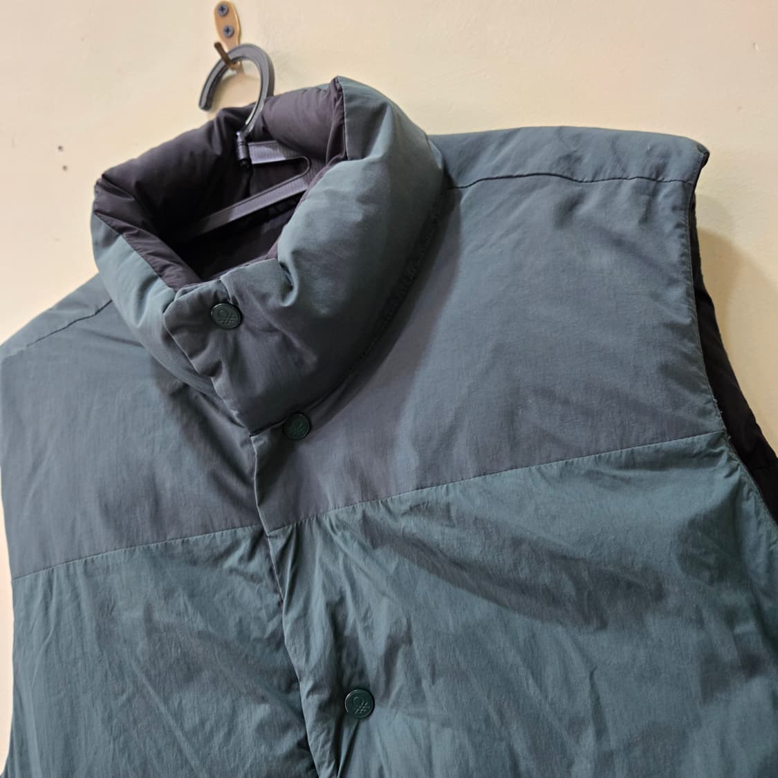 [2XL] BENETTON 양면 패딩 베스트 (블랙/그린) 상품이미지2