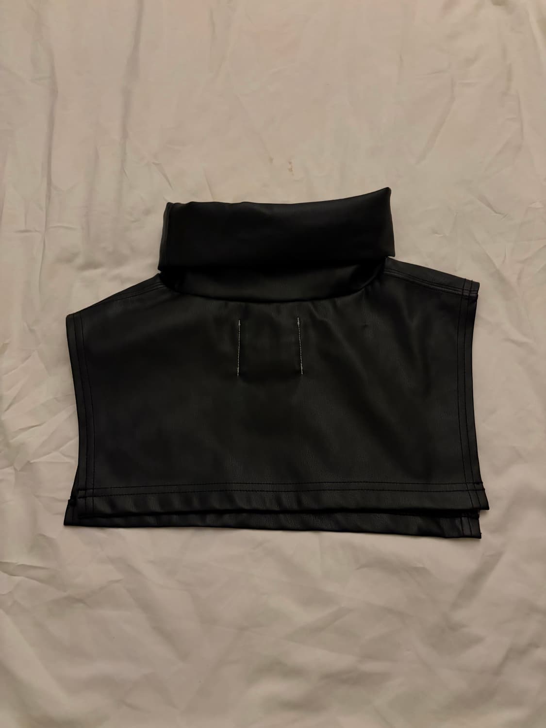 솔로이스트 레더 터틀넥 상품이미지1