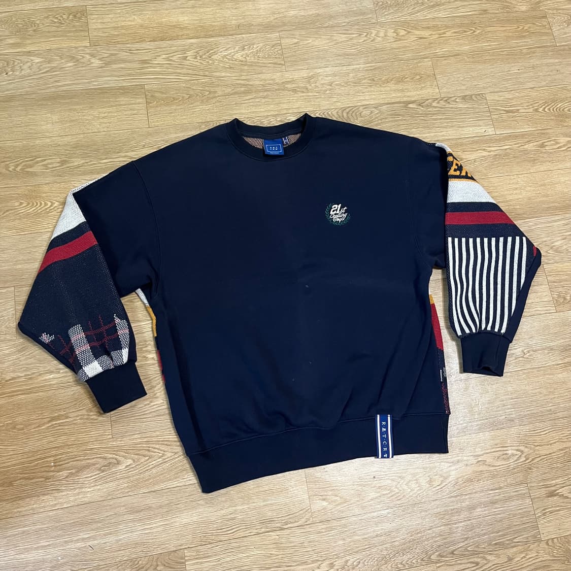 로맨틱크라운 맨투맨 21C BOYS JACQUARD CREW NECK 상품이미지2