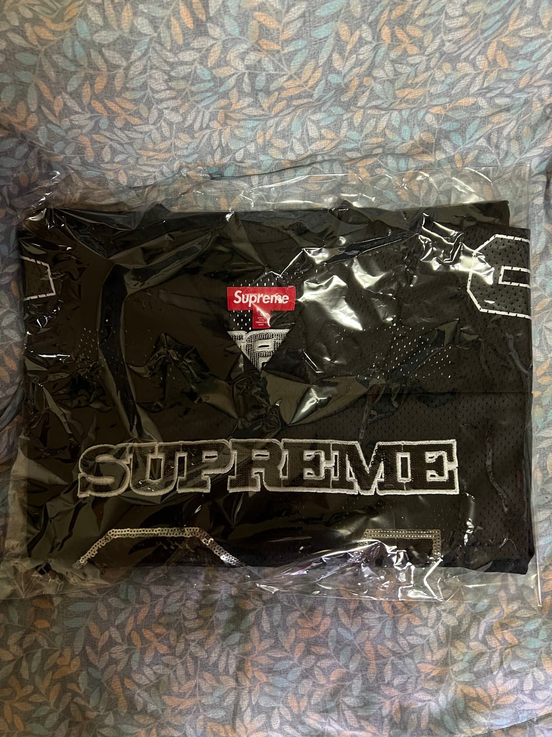 25fw 슈프림 시퀸 풋볼 져지 상품이미지2