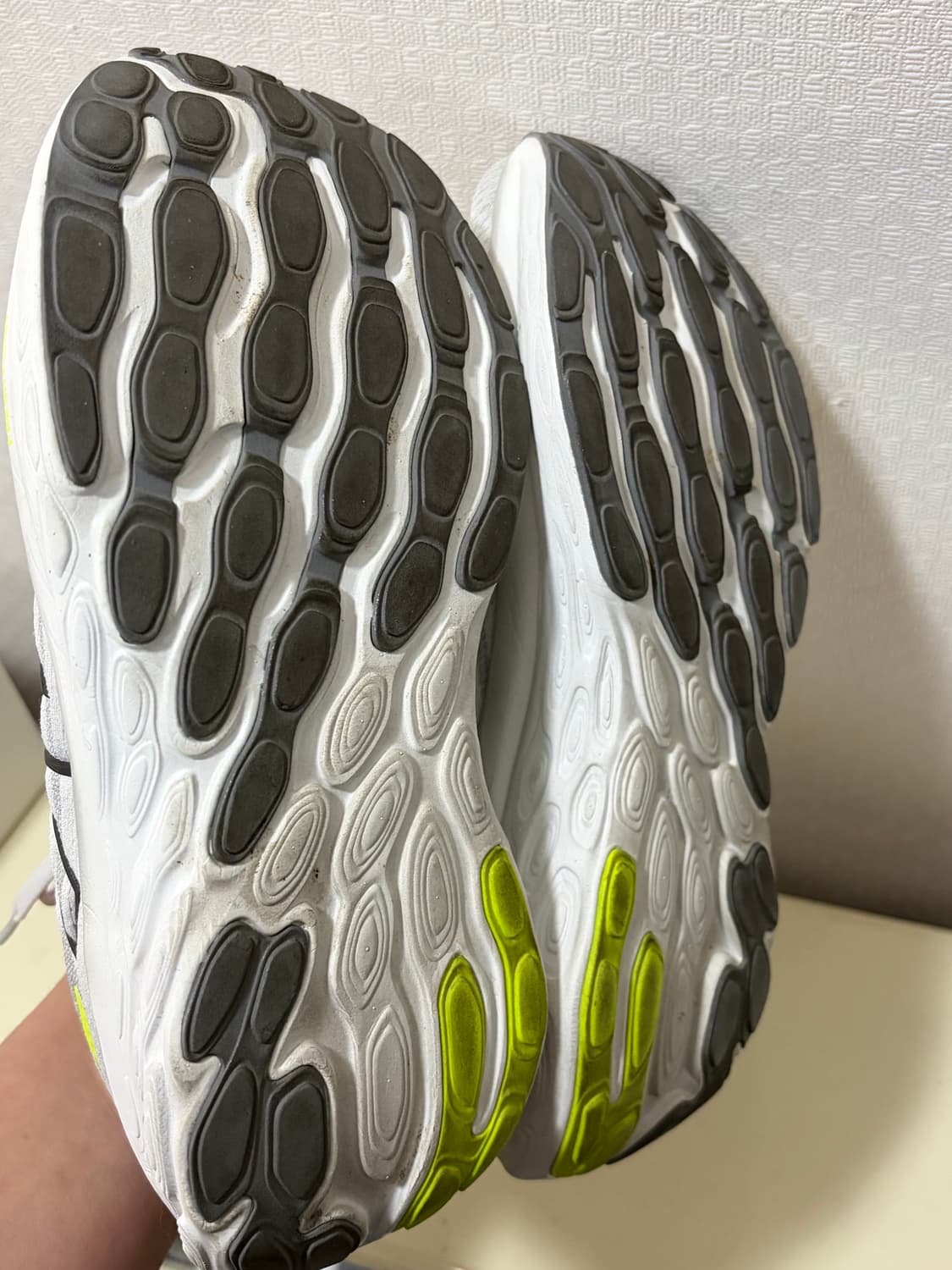 250) 뉴발란스 1080v13 그레이 상품이미지6