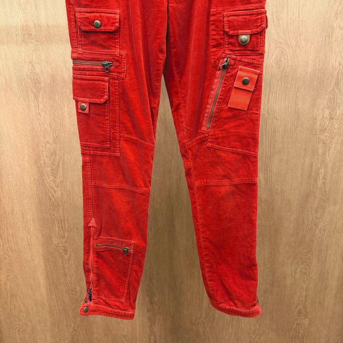 폴로 랄프로렌 코듀로이 카고 지퍼 포켓 버튼 디테일 레드 상품이미지5