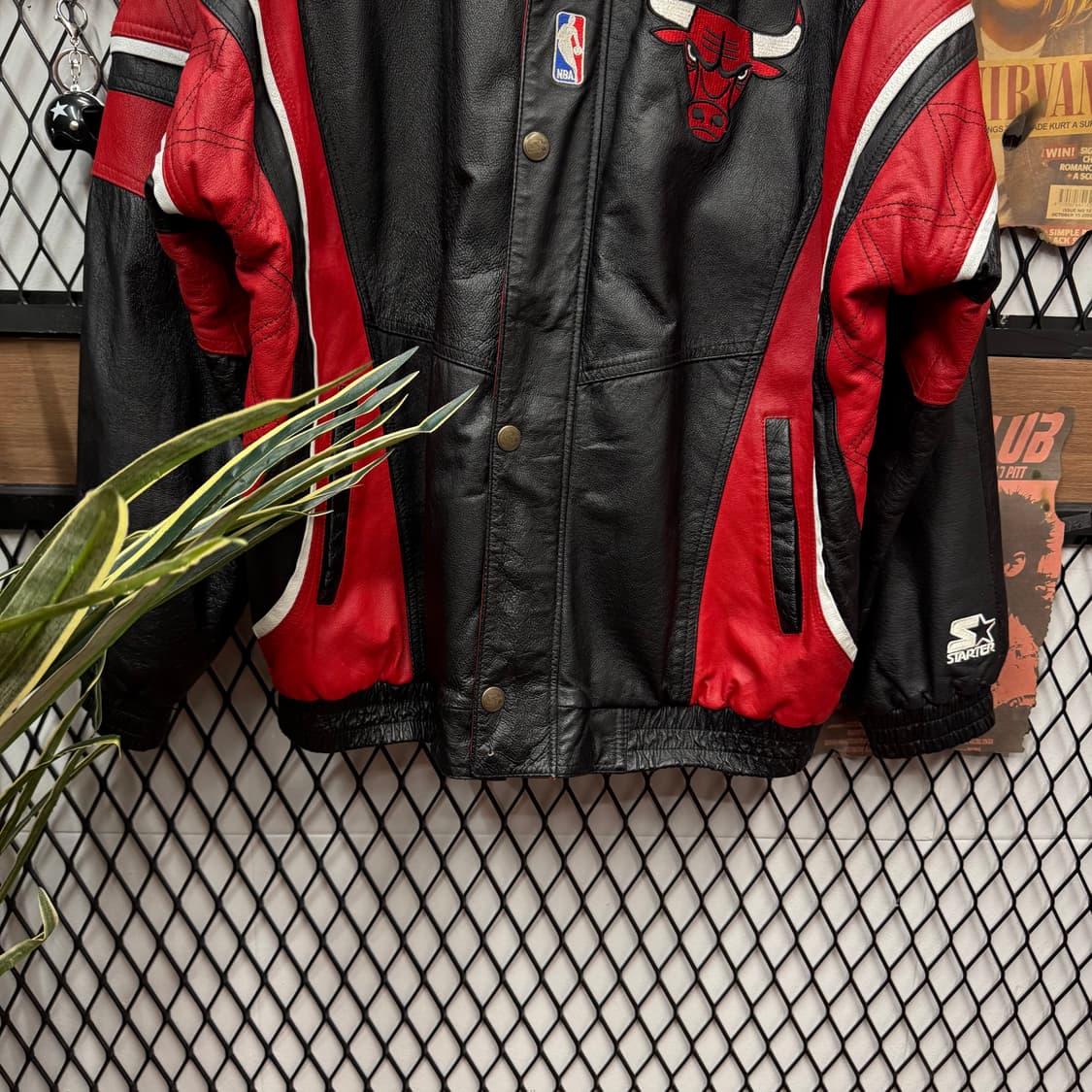 90s 스타터 X 시카고불스 NBA 가죽자켓 후면 빅로고 디테일 레드 상품이미지4