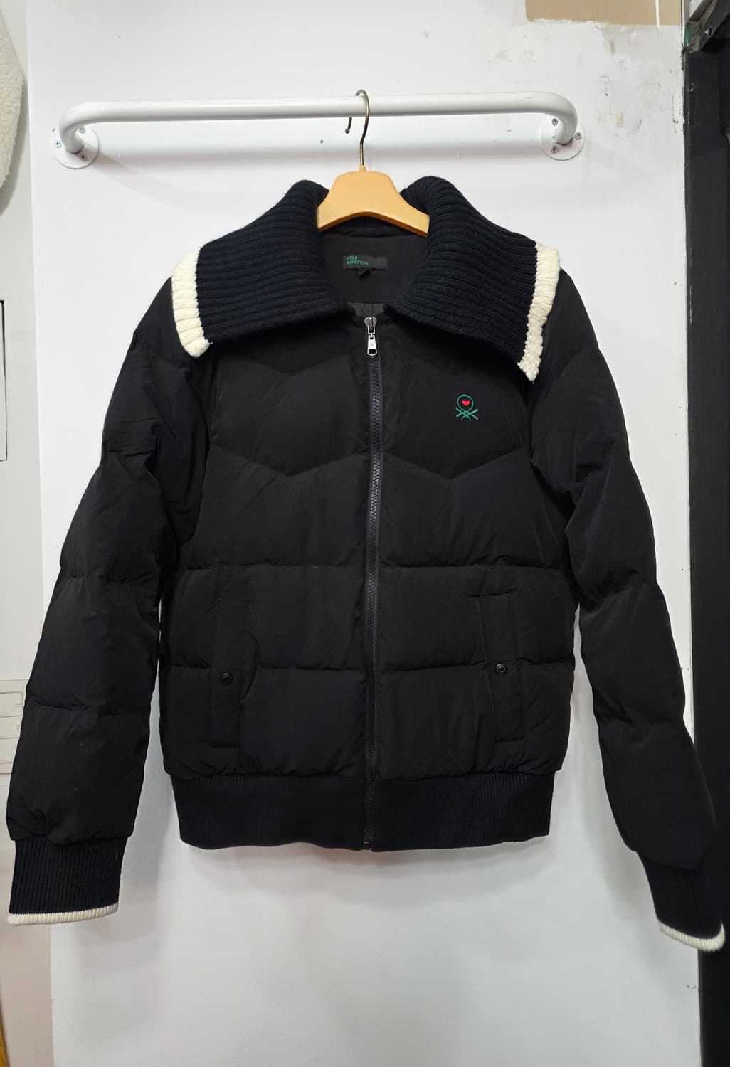 베네통 여성 덕다운 숏패딩 상품이미지1