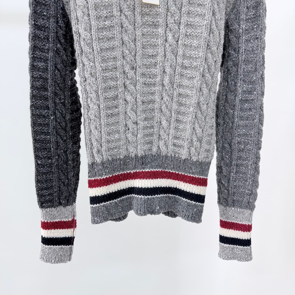 [미사용/2] 톰브라운 펀믹스 삼선 케이블 니트 그레이 상품이미지3