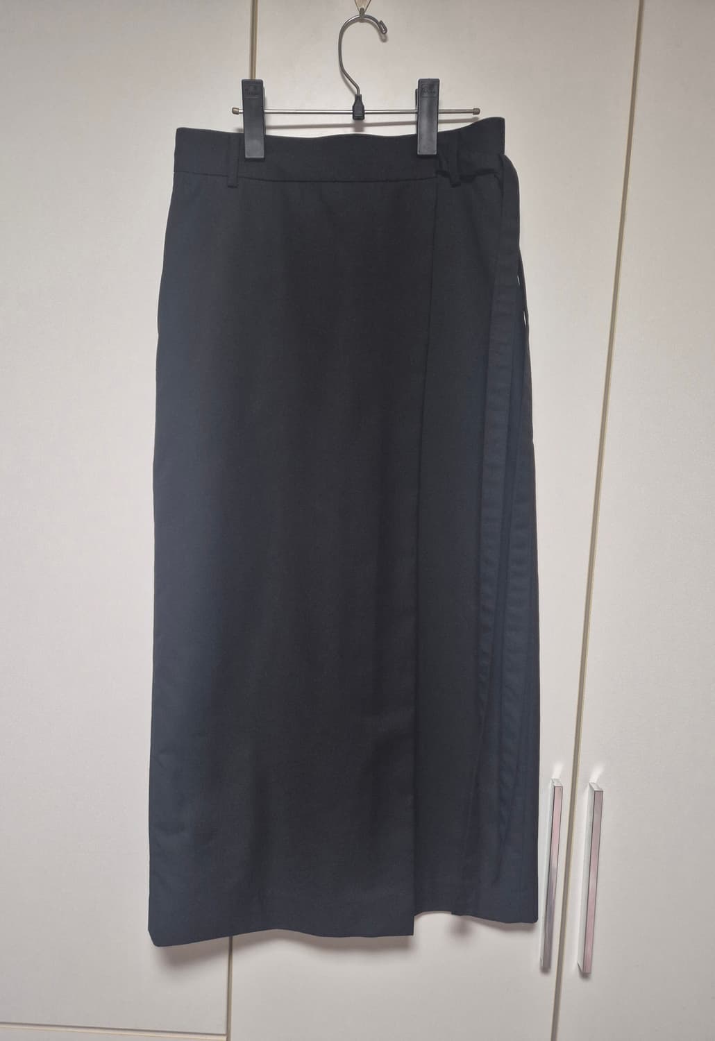 던스트 맥시 랩 스커트 블랙 상품이미지5