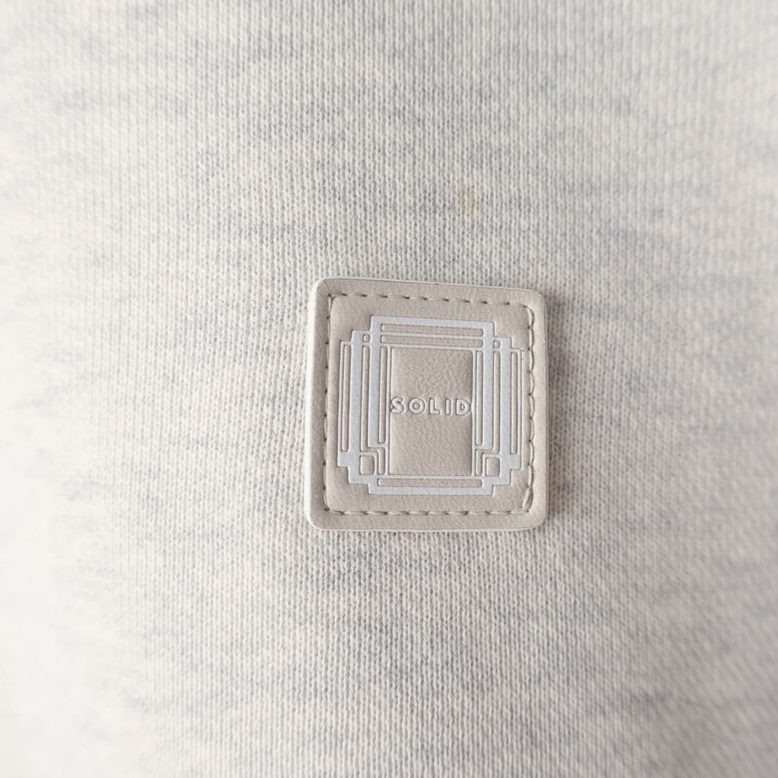 100/솔리드옴므 백로고 오버핏 맨투맨 상품이미지5