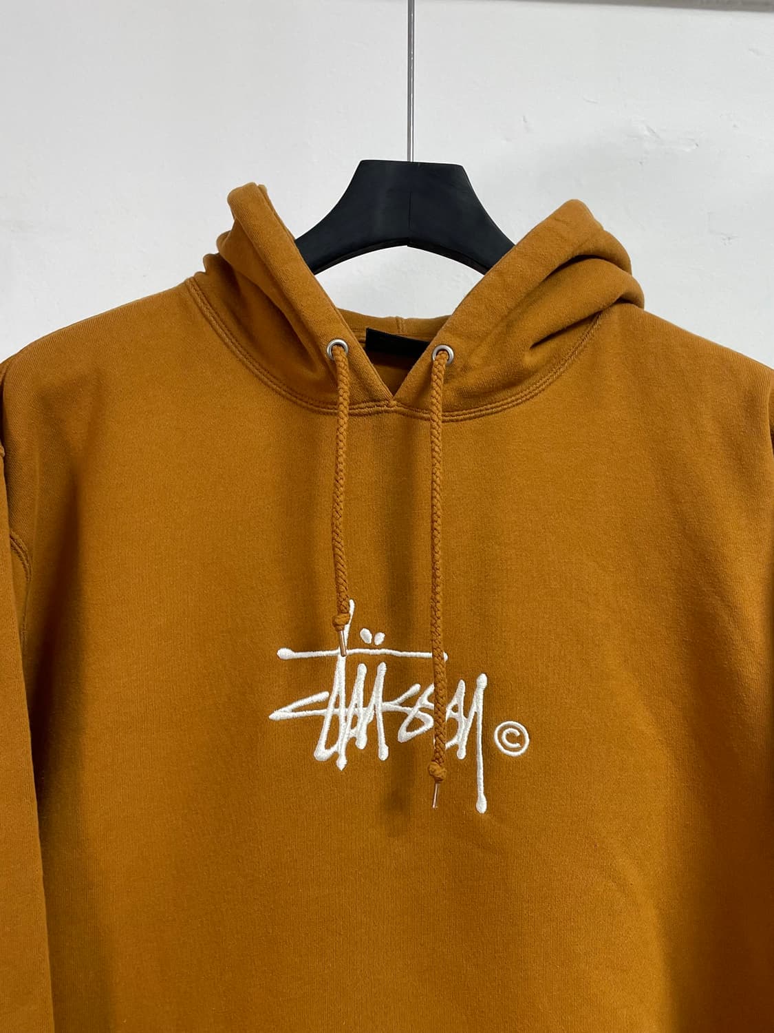 스투시 스펠아웃 머스타드 오버핏 후드티  (on.225)   상품이미지2