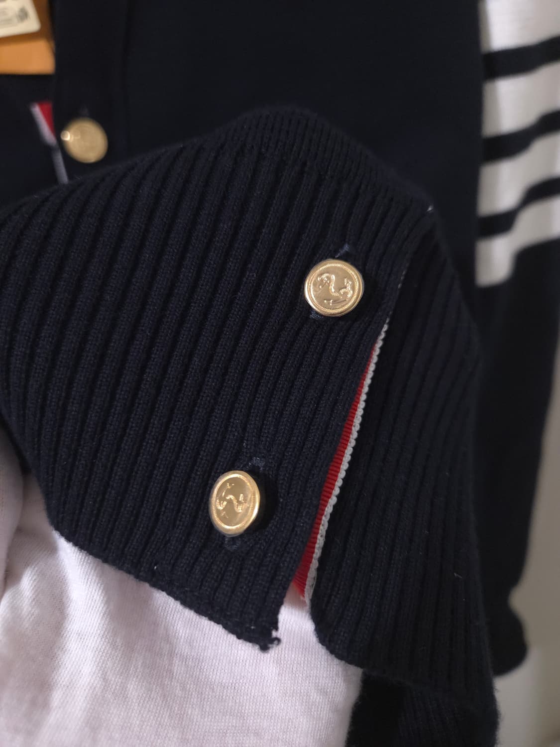 [새상품급, 3] 톰브라운 밀라노스티치 금장 가디건 상품이미지7