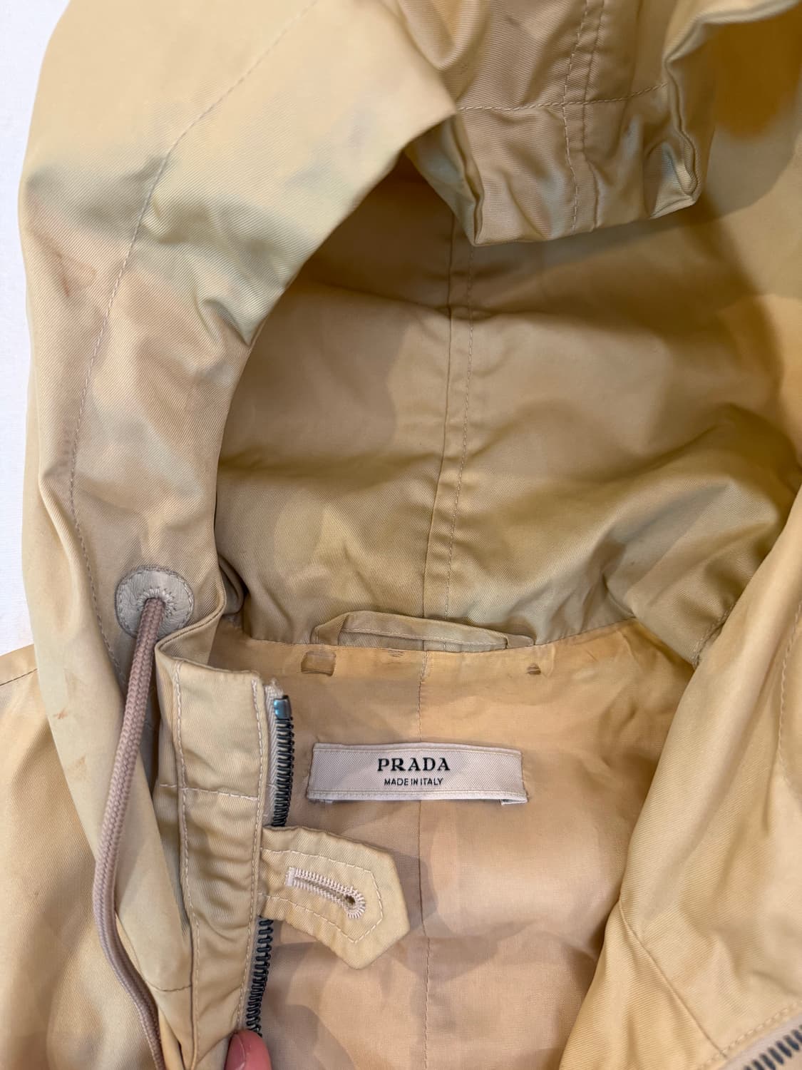 00s 프라다 아카이브 미니멀 테크 바람막이 베이지 상품이미지7