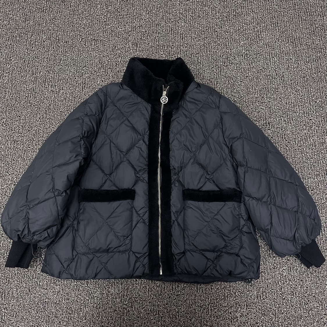 칼라거펠트 여성 구스다운 양모 패딩 블랙 66사이즈 상품이미지1