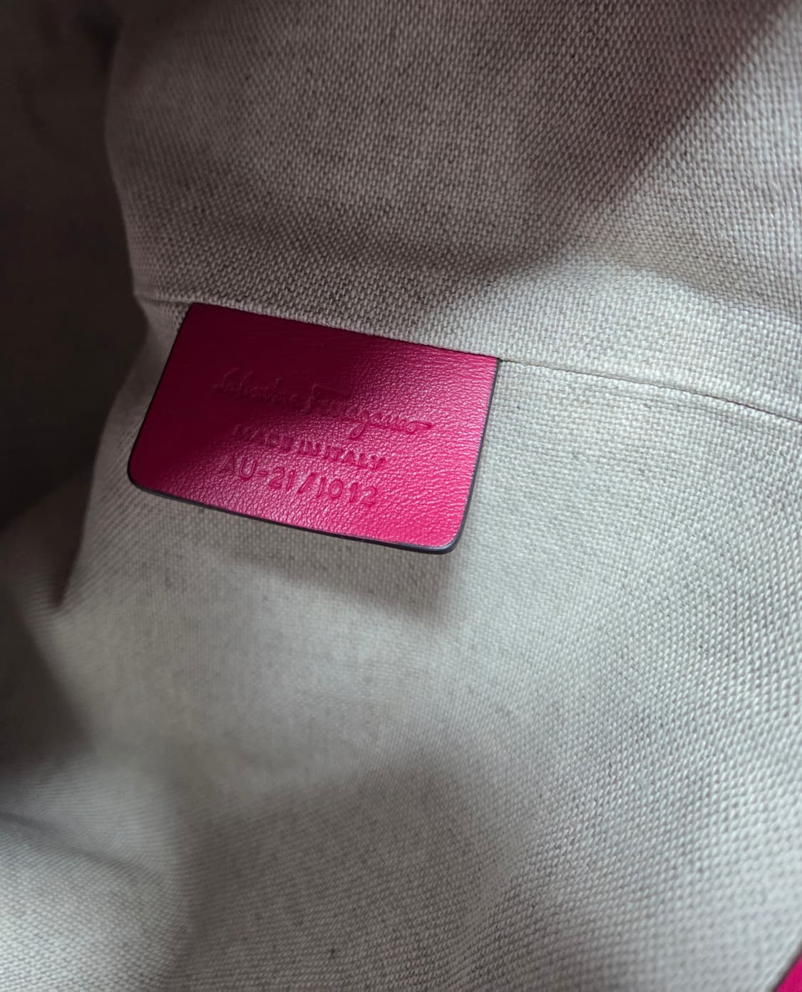 페라가모 간치니 로고 토트백 리브스 상품이미지7