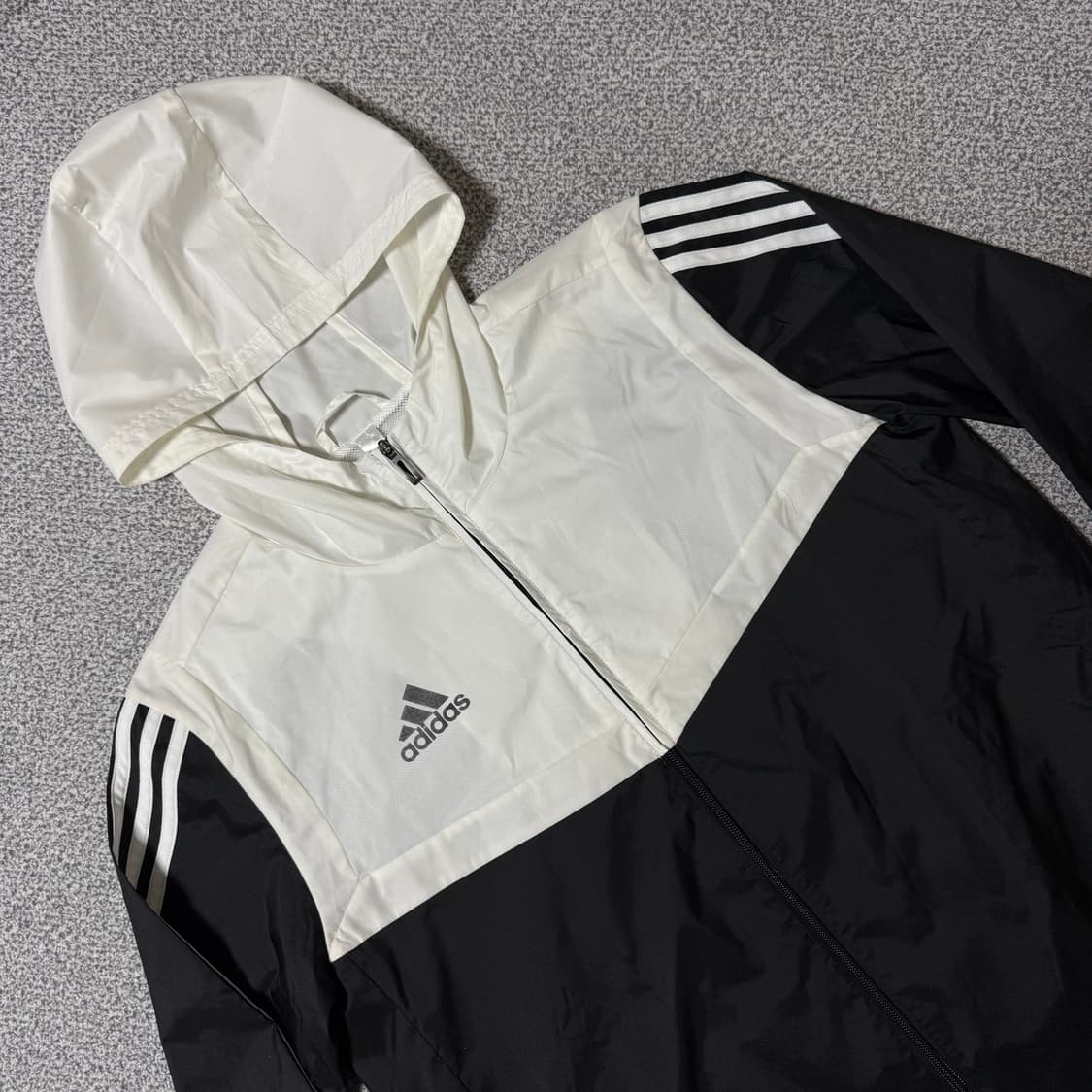 아디다스 바람막이 L 상품이미지3