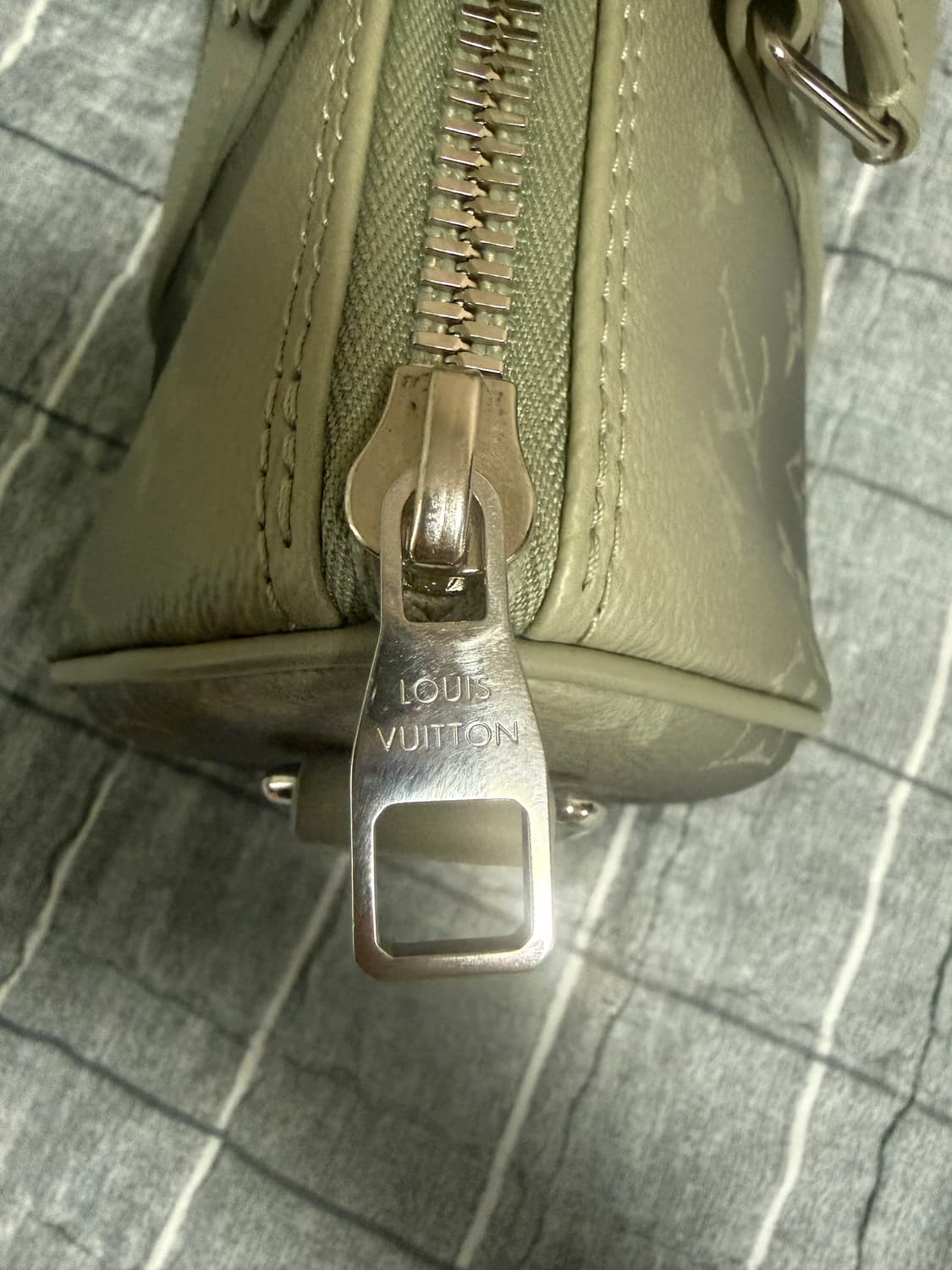 루이비통 모노그램 키폴 카키 반둘리에 25 민트급 상품이미지3