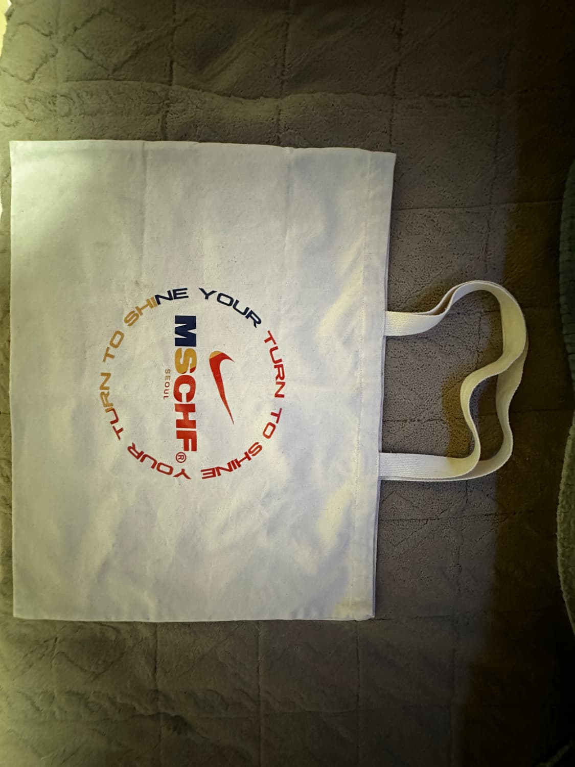 나이키 x 미스치프 MSCHF 한정판 에코백 상품이미지1