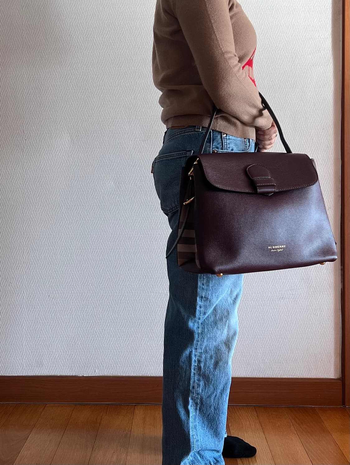 버버리 캠벌리 미디움 토트백 상품이미지4