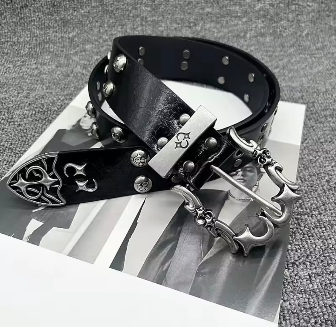 Unisex Punk Rivet Cutout Leather Belt 상품이미지1