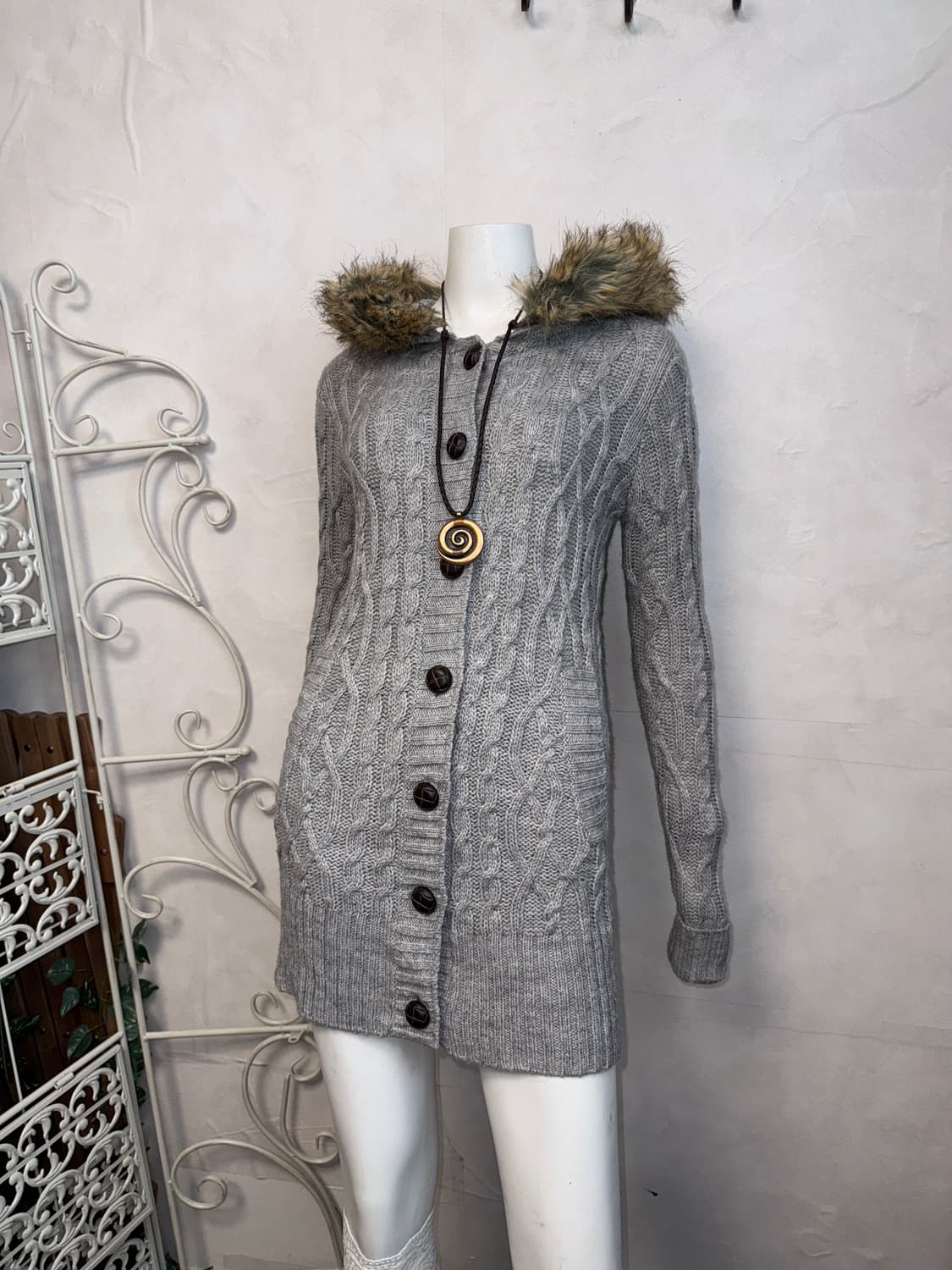 Tommy Hilfiger gray fur trimmed hood ops 상품이미지2