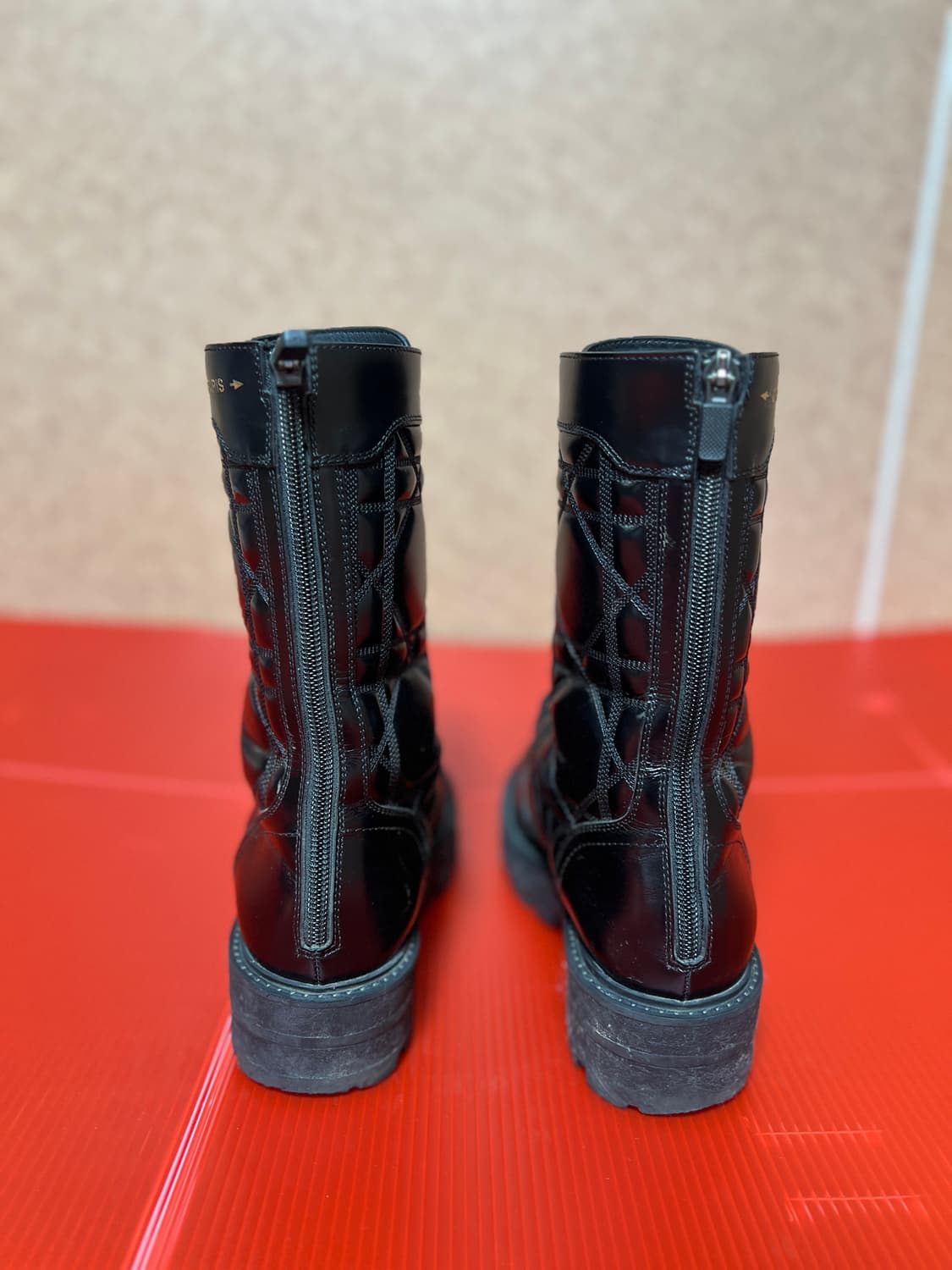 디올 블랙 퀼팅 앵클 부츠 37 상품이미지4