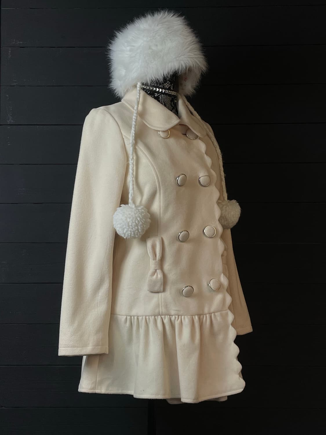 LIZ MELO 리즈멜로 갸루 크림 아이보리 화이트 리본 금장 코트 상품이미지2