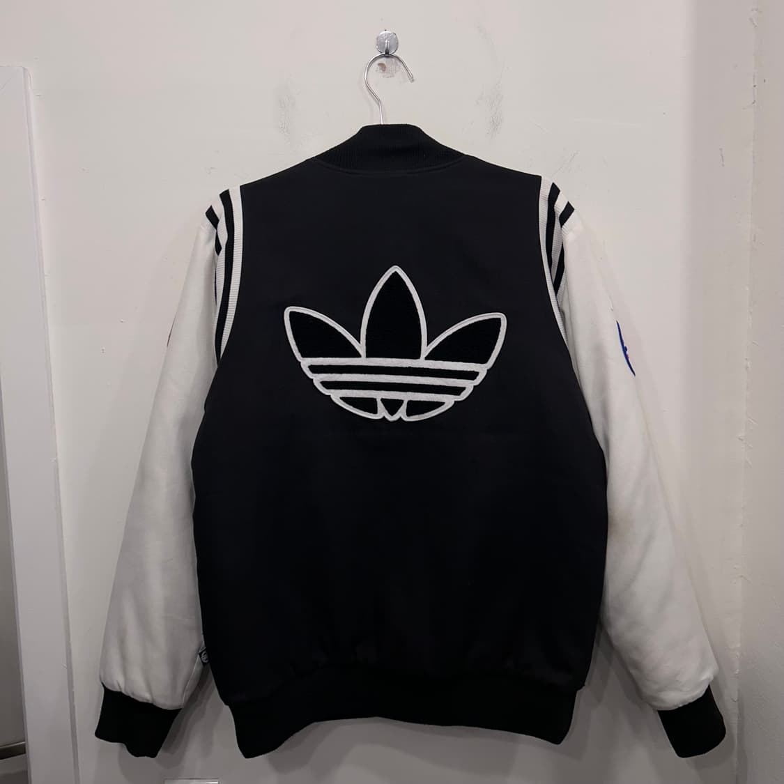 아디다스 올드스쿨 와펜 패치 코튼 바시티 자켓 상품이미지6