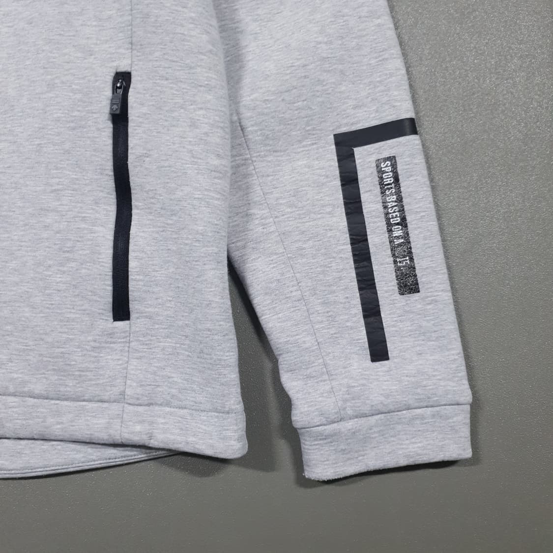 XL (105) 데상트 신형 테크니컬 베이직 후드 집업 자켓 그레이 상품이미지4