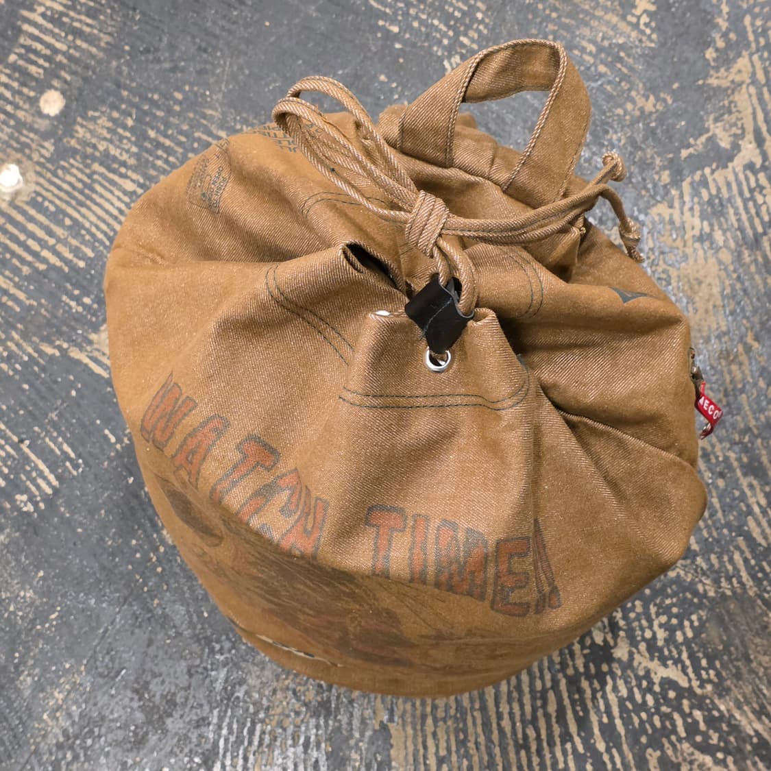 아메코 토마호크 인디언 프린팅 브라운 백팩 상품이미지9