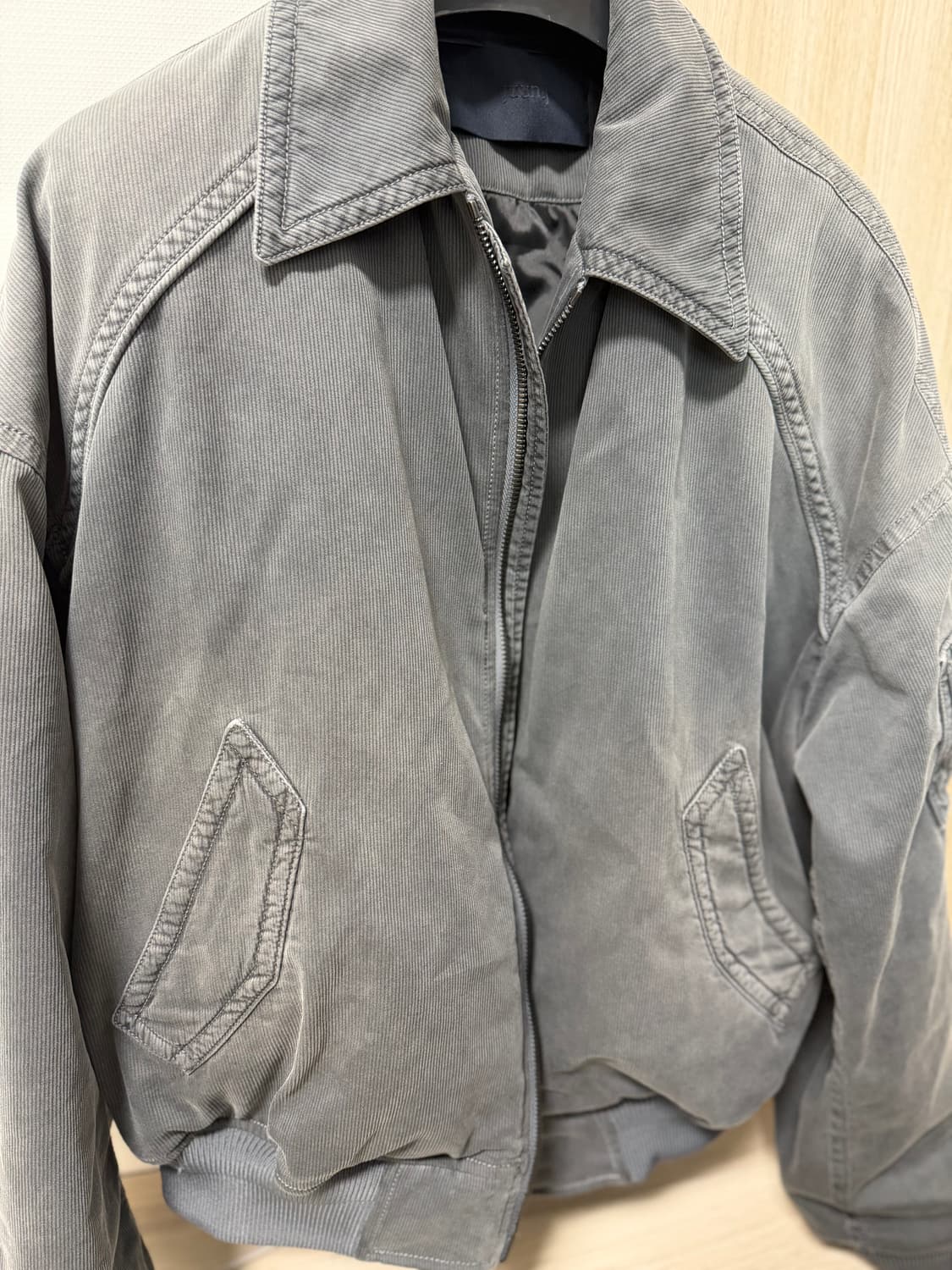 준지 컬렉션 마이크로 코듀로이 MA-1 46사이즈 판매합니다☺️ 상품이미지1