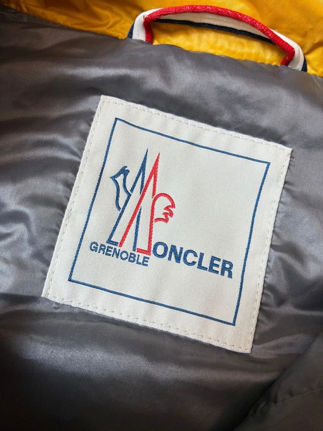 몽클레어 00's 그레노블 퍼티그 덕다운 패딩 베스트 PN7581 상품이미지7