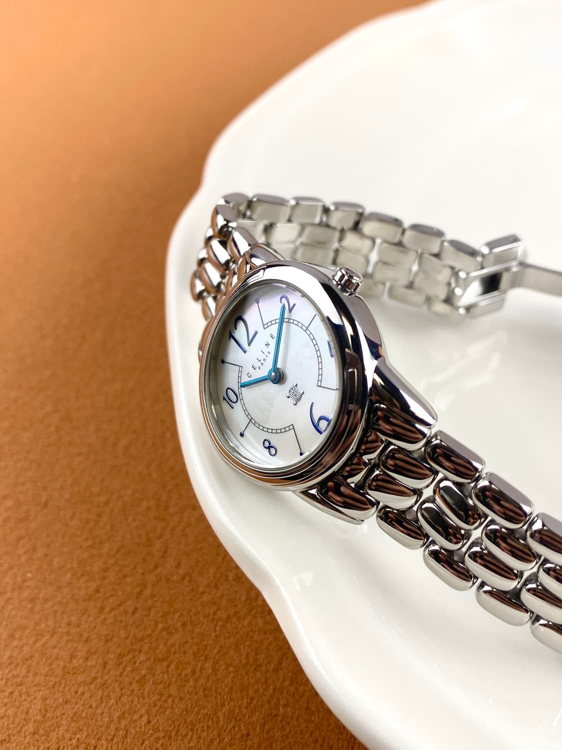 CELINE round shell steel watch 상품이미지3