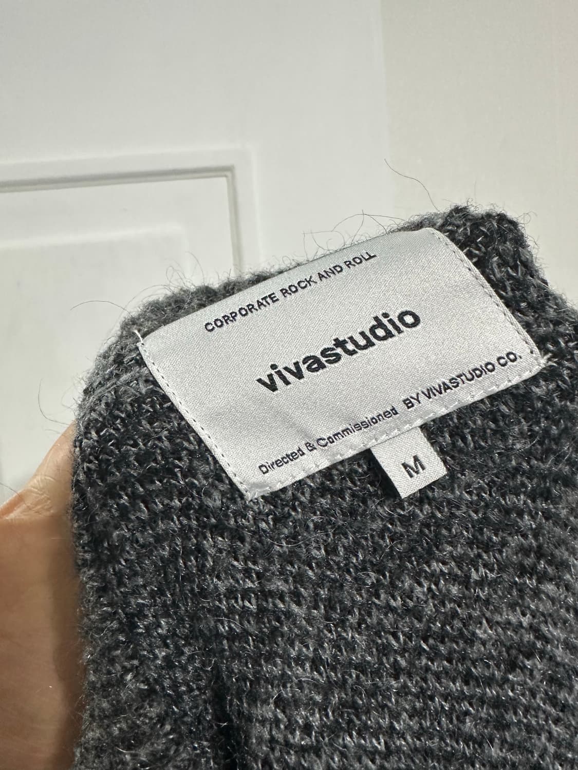 비바스튜디오 ASH OR DUST 니트 상품이미지3