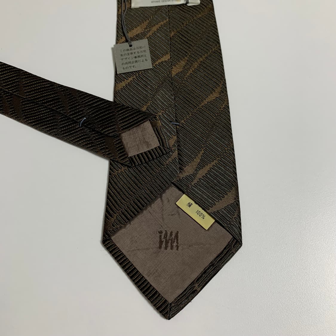 이세이미야케 명품넥타이 100실크 택 달린 상품 클래식룩 A+등급 상품이미지6