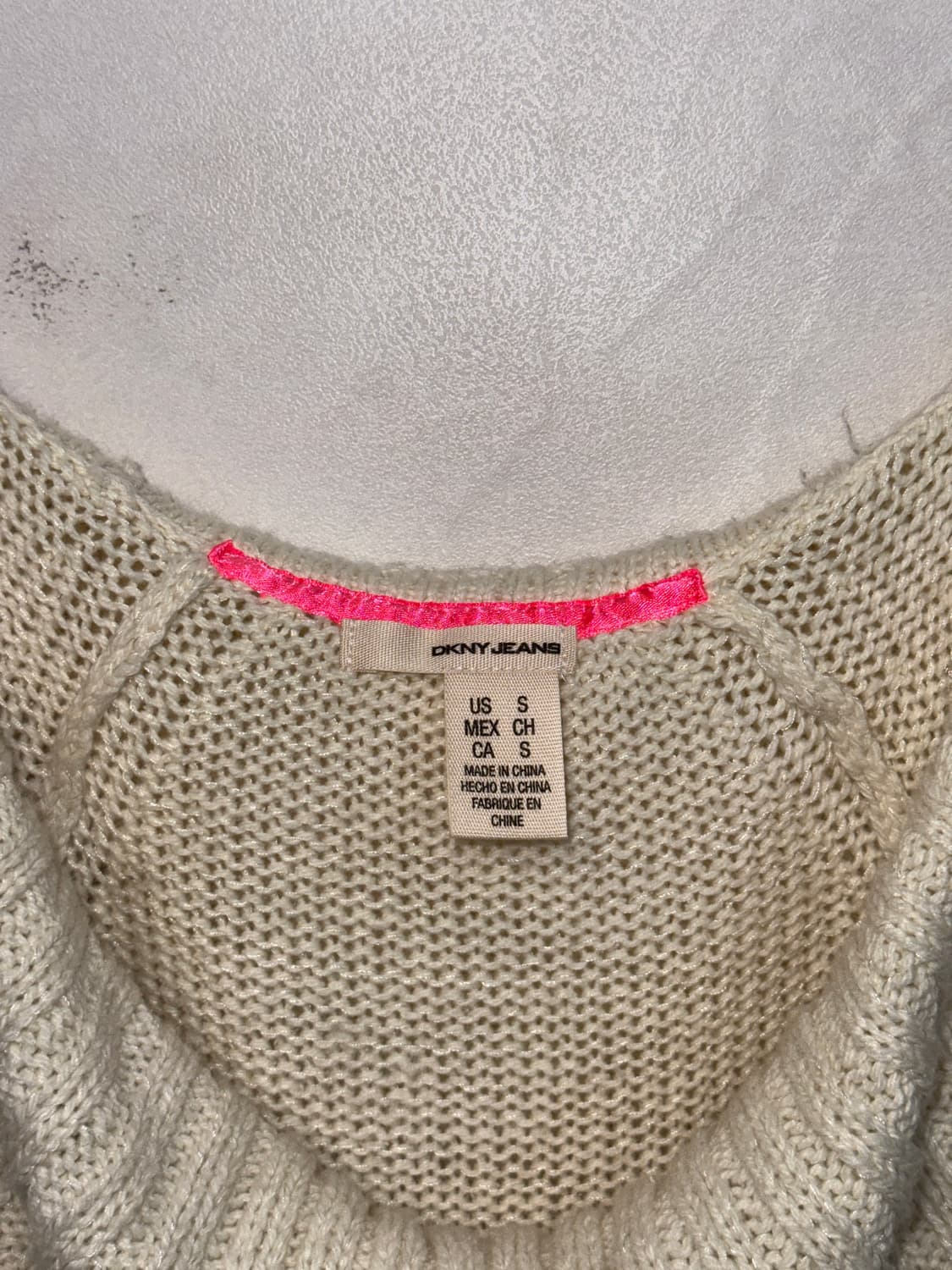 DKNY punching ball off shoulder knit 상품이미지7