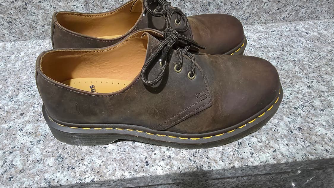 닥터마틴 1461 3홀 크레이지홀스 브라운 팝니다. 상품이미지5