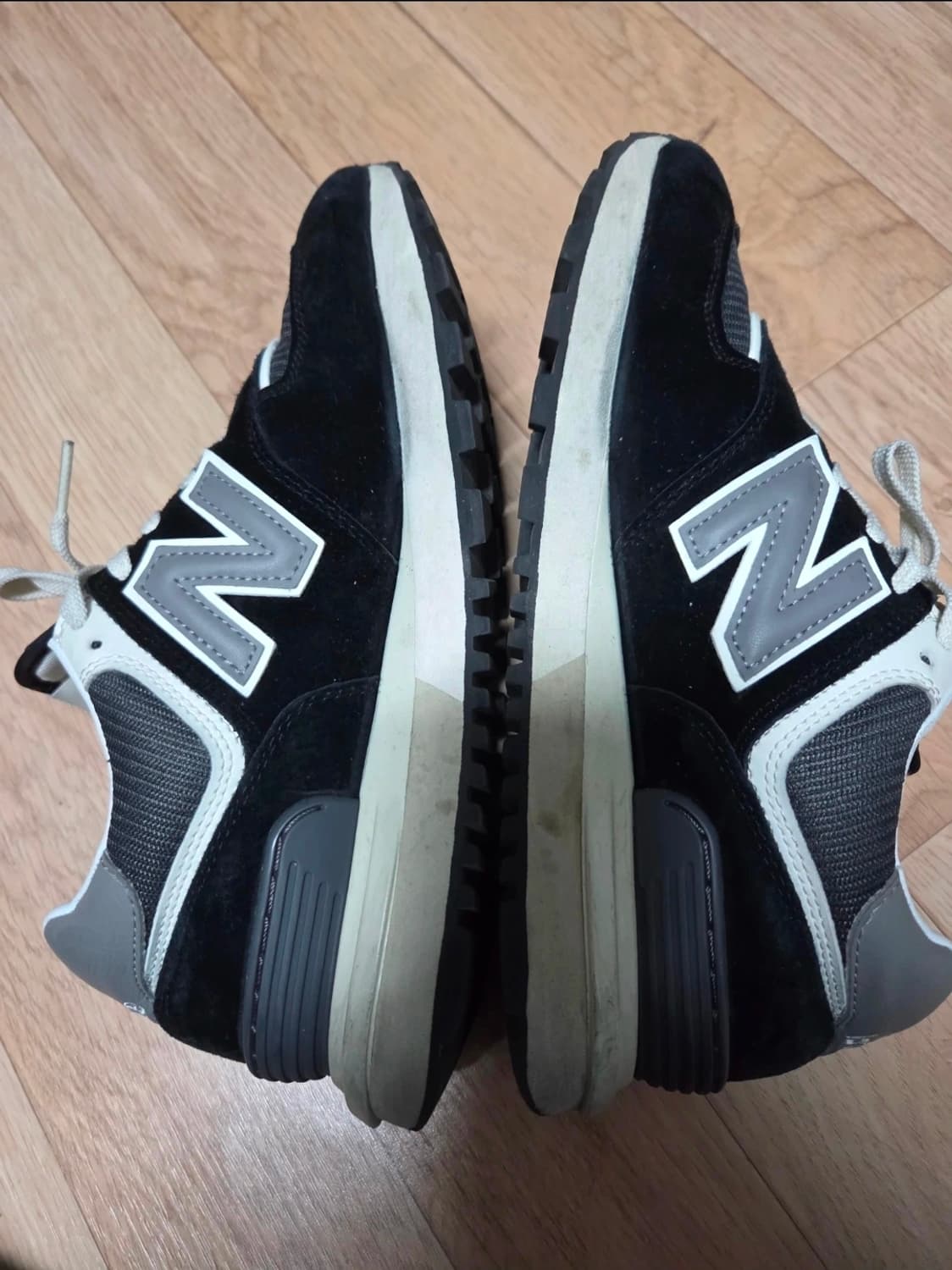 뉴발란스 574 레거시 블랙 255 팝니다 상품이미지3