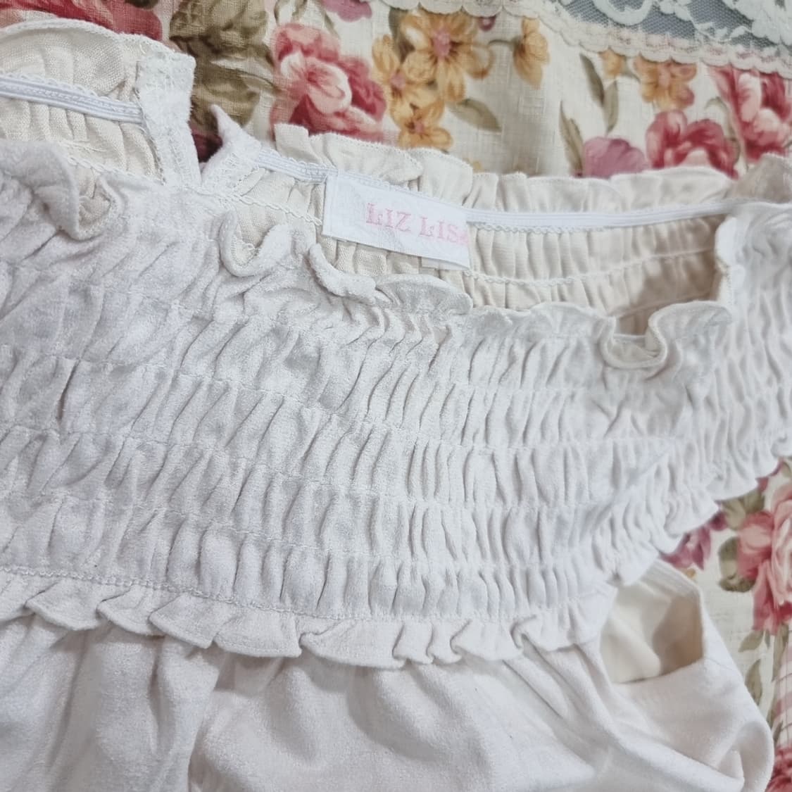 리즈리사(LIZ LISA) 오프숄더 셔링 탑 상품이미지3