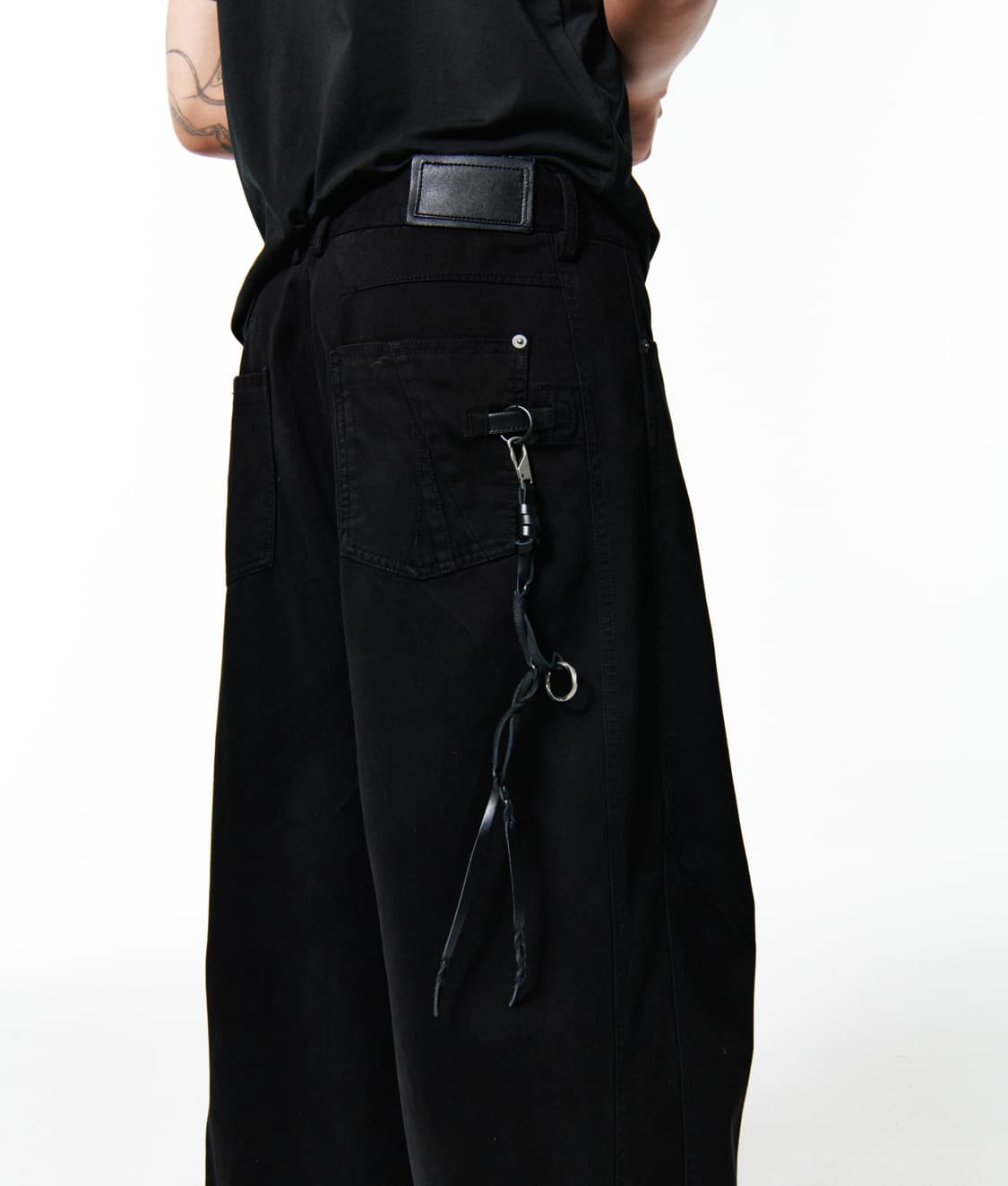 엑슬림 EP.7 SYNOPSIS 01 TROUSERS 상품이미지1